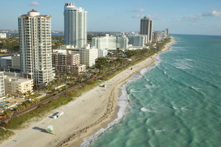 Amtrak to Florida: Routes, Stations & Travel Tips (2026)